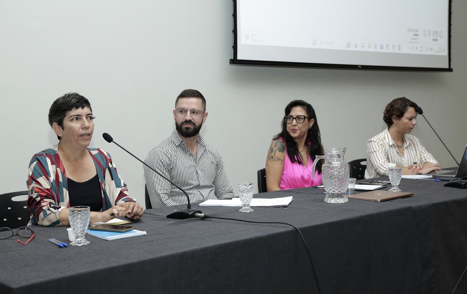 Mônica Nogueira (UnB), Diego Wander (UFRGS), Fábia Lima (UFMG) e Janine Bargas (UFCSPA)