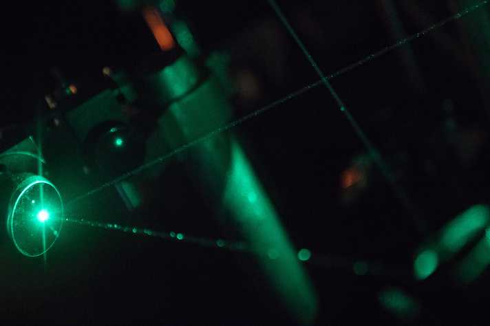 Lucas Braga | UFMG Laser do Laboratório de Espectroscopia Raman do Departamento de Física da UFMG